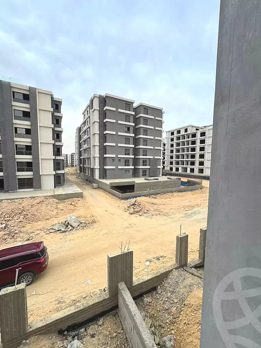 https://aqarmap.com.eg/ar/listing/7317825-for-sale-cairo-new-cairo-compounds-kmbwnd-kryk-twn-il-cazar