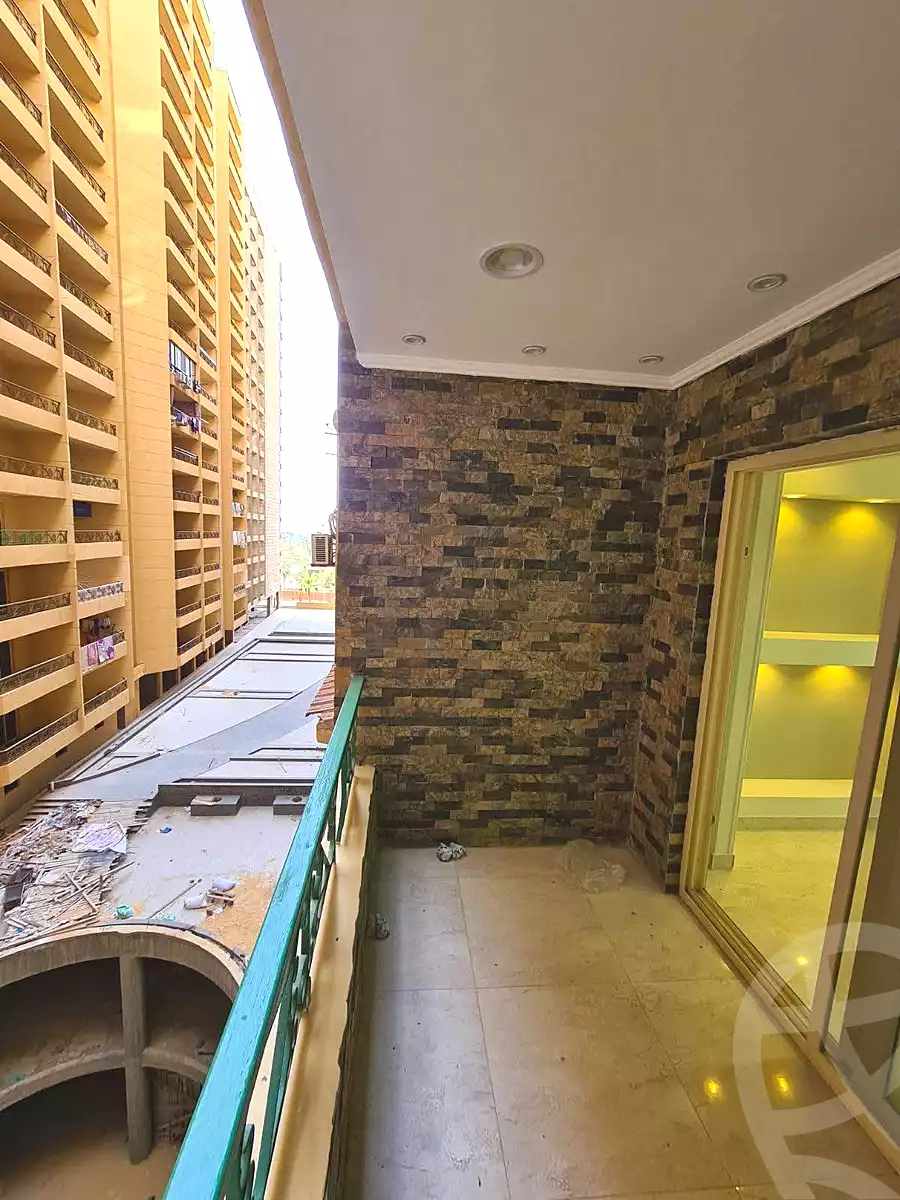 https://aqarmap.com.eg/en/listing/7318114-for-rent-alexandria-el-montazah-compounds-in-el-montazah-royal-plaza-compound-al-halawany