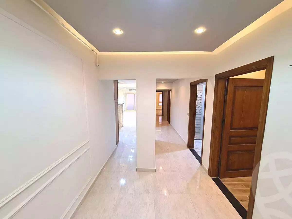 https://aqarmap.com.eg/en/listing/7318120-for-rent-alexandria-el-montazah-compounds-in-el-montazah-royal-plaza-compound-al-halawany