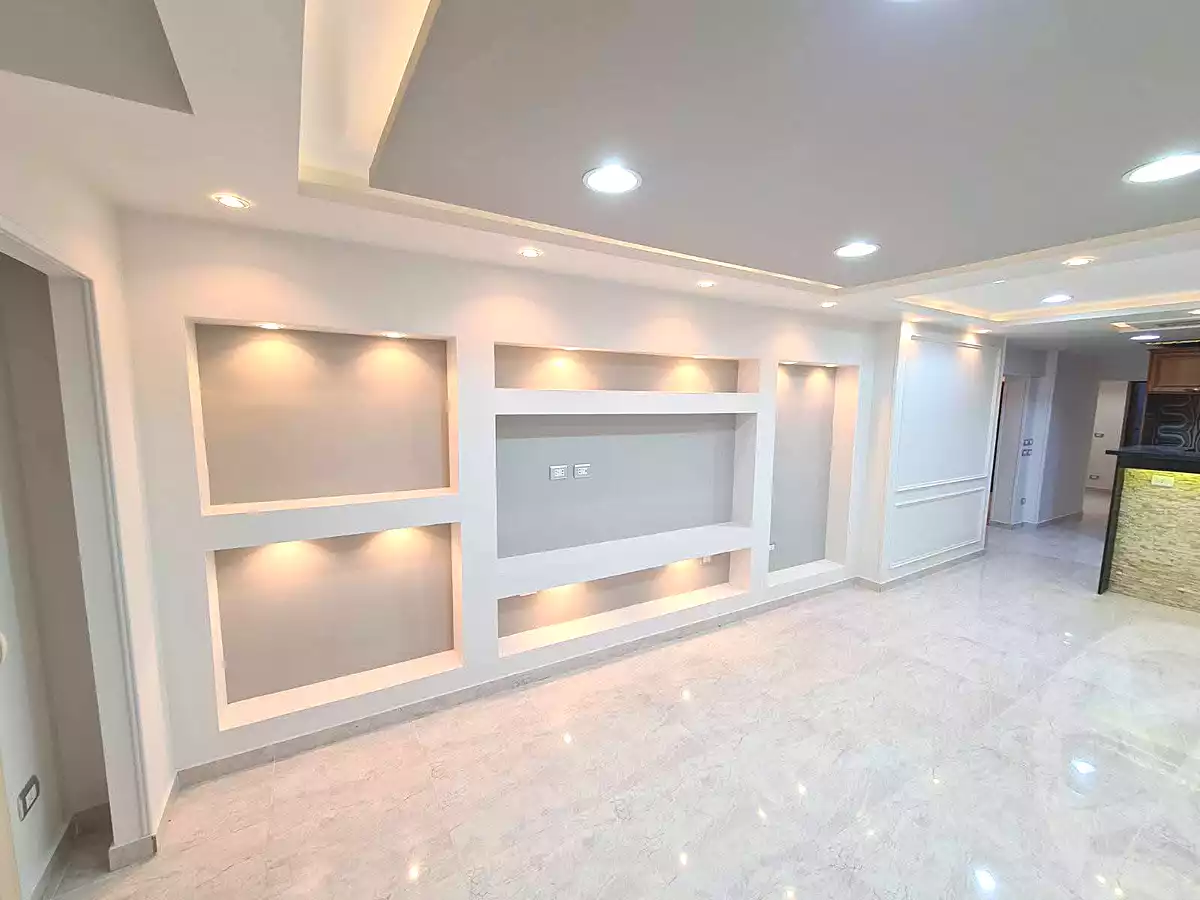 https://aqarmap.com.eg/en/listing/7318120-for-rent-alexandria-el-montazah-compounds-in-el-montazah-royal-plaza-compound-al-halawany