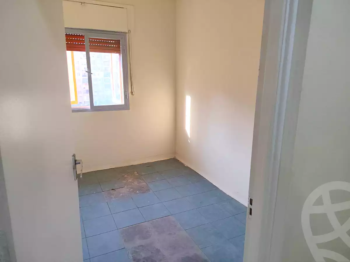 https://aqarmap.com.eg/ar/listing/7318260-for-rent-cairo-helwan-hadayek-helwan-nile-corniche-st