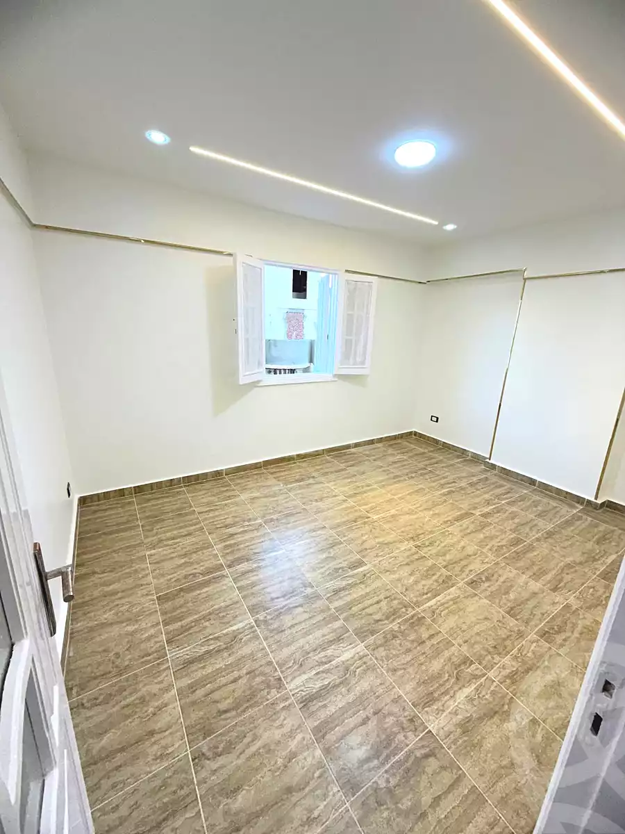 https://aqarmap.com.eg/ar/listing/7319422-for-sale-alexandria-sydy-bshr-sydy-bshr-bhry-gamal-abd-el-nasir-st