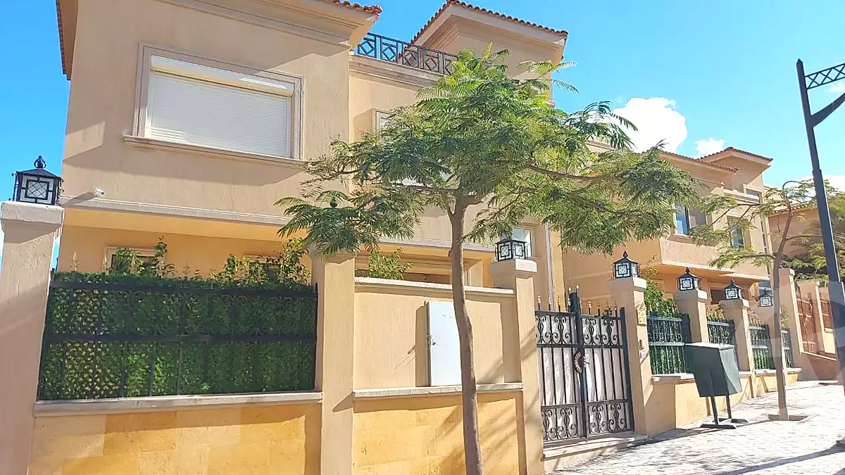 https://aqarmap.com.eg/ar/listing/7319780-for-rent-cairo-el-sheikh-zayed-city-compounds-royal-meadows