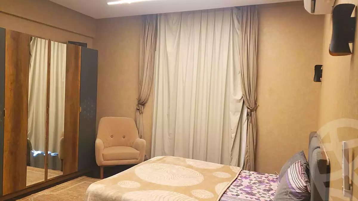https://aqarmap.com.eg/ar/listing/7320088-for-rent-cairo-new-cairo-compounds-hyde-park
