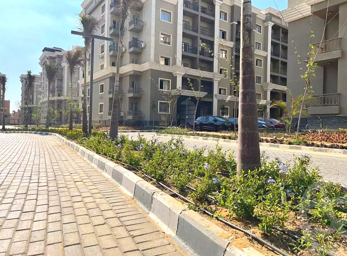 https://aqarmap.com.eg/ar/listing/7320268-for-sale-cairo-new-cairo-6th-settlement-compounds-home-residence-home-town