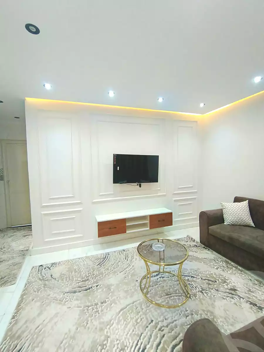 https://aqarmap.com.eg/ar/listing/7321881-for-rent-cairo-6th-of-october-el-ahyaa-neighborhood-1st-eighth-neighborhood