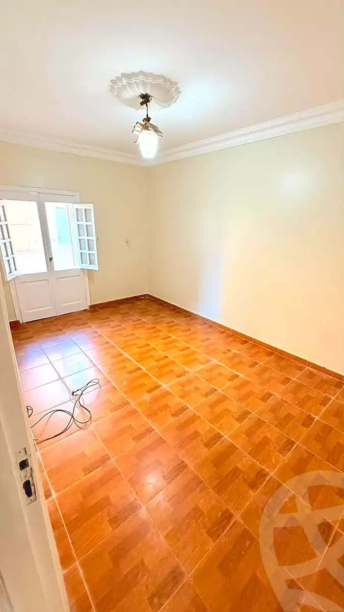 https://aqarmap.com.eg/ar/listing/7321981-for-sale-cairo-6th-of-october-el-ahyaa-neighborhood-2nd-divided-from-al-kafrawei-st