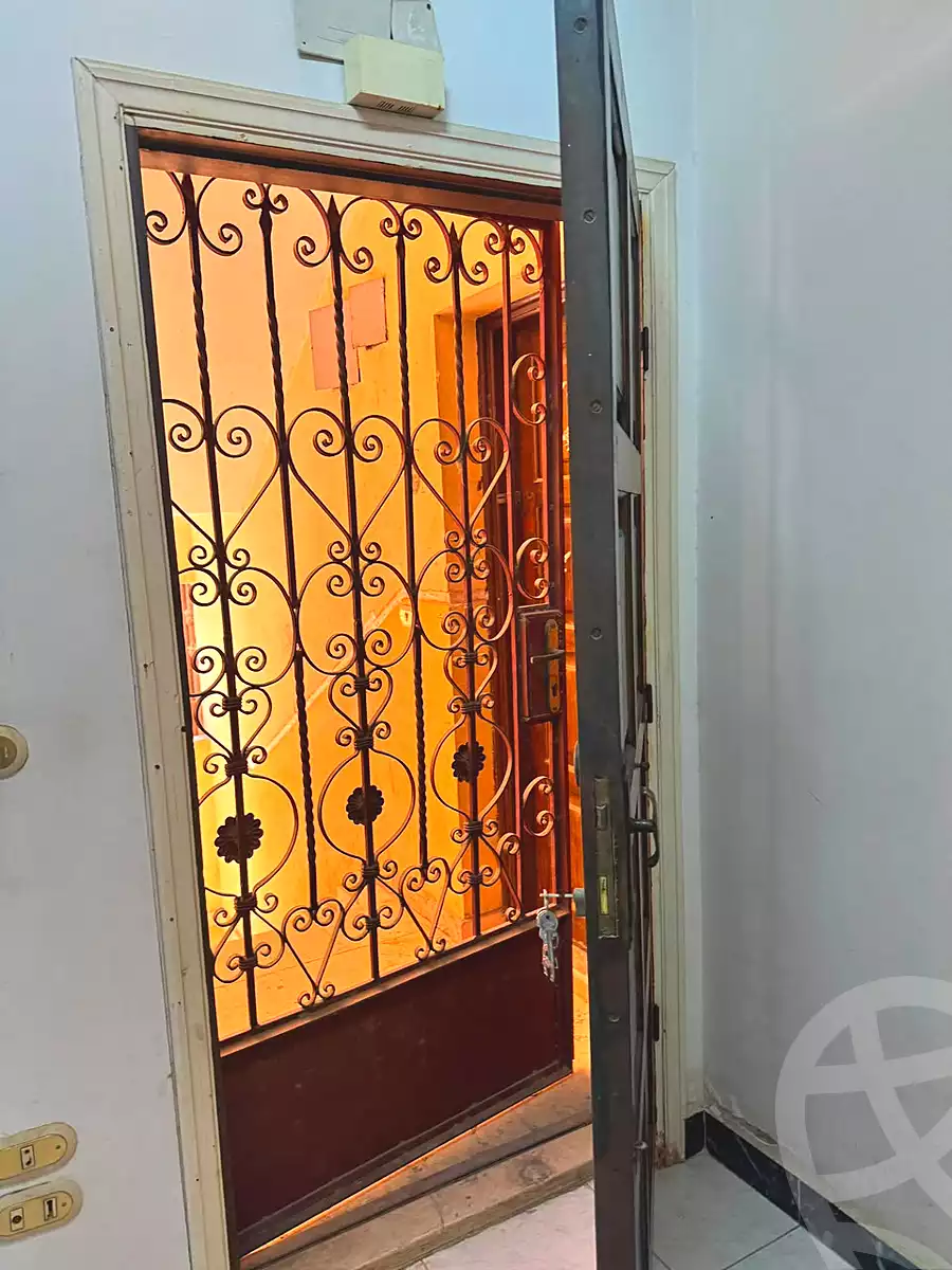 https://aqarmap.com.eg/ar/listing/7322372-for-sale-cairo-6th-of-october-el-ahyaa-neighborhood-5th-street-31