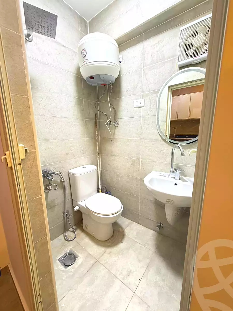 https://aqarmap.com.eg/ar/listing/7322797-for-rent-cairo-6th-of-october-el-ahyaa-neighborhood-1st-eighth-neighborhood