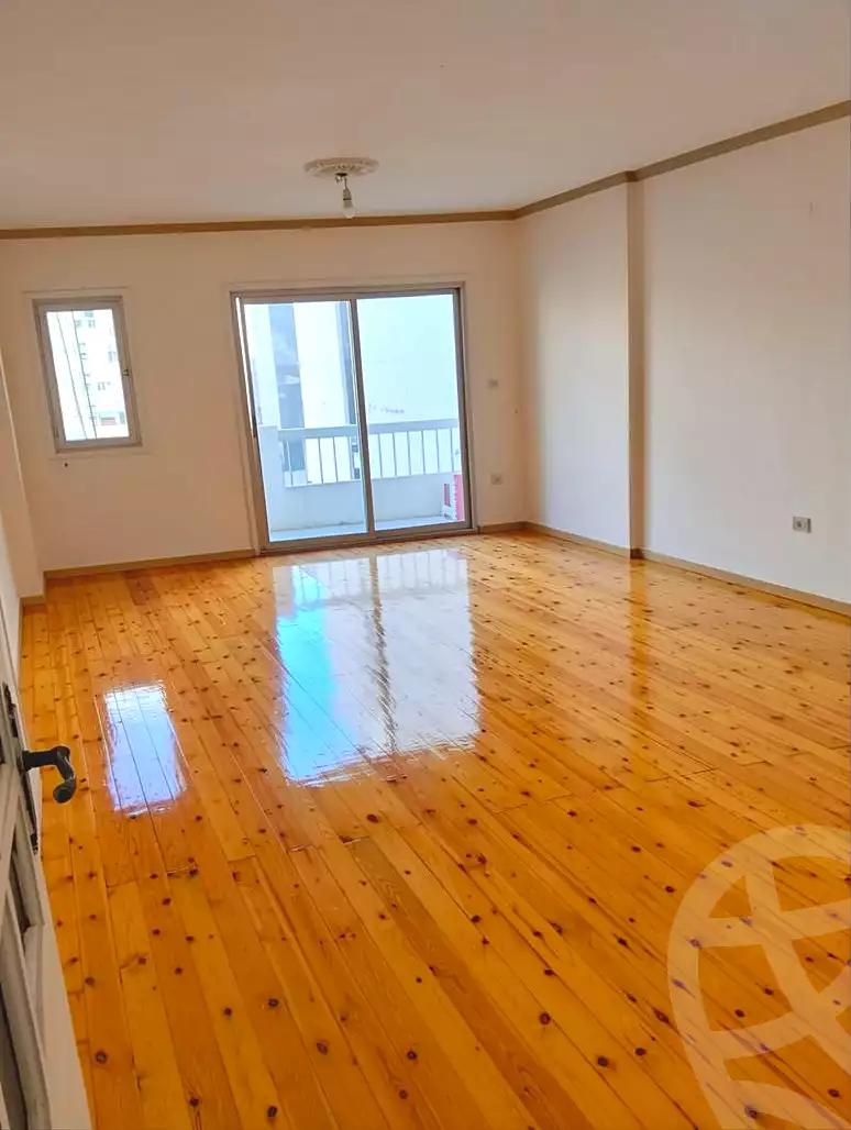 https://aqarmap.com.eg/ar/listing/7324721-for-rent-alexandria-ganaklis-el-fath-st