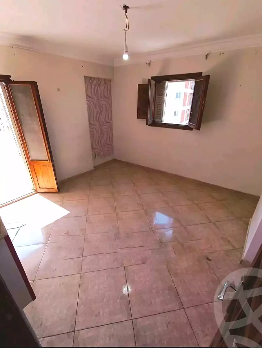 https://aqarmap.com.eg/ar/listing/7326460-for-sale-alexandria-sydy-bshr-sydy-bshr-bhry-gamal-abd-el-nasir-st
