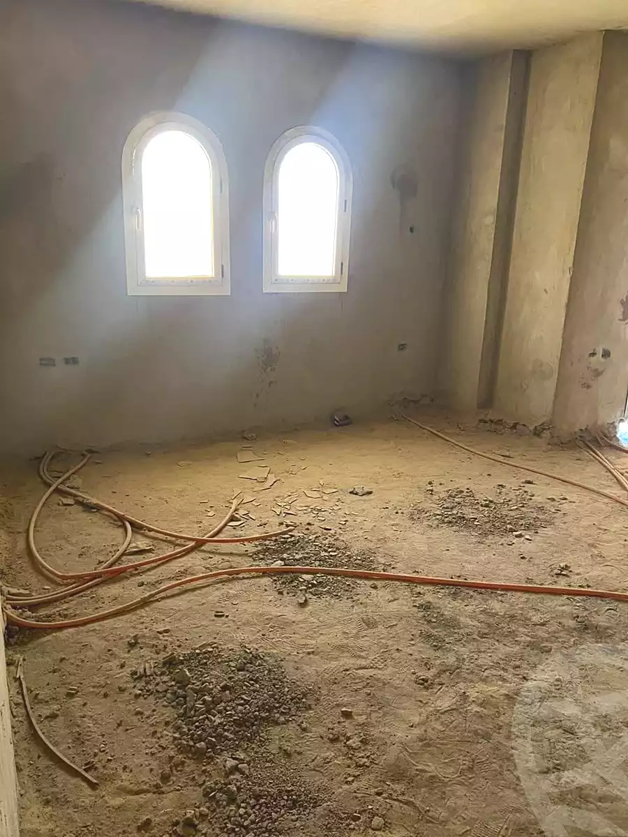 https://aqarmap.com.eg/en/listing/7326794-for-sale-cairo-new-cairo-compounds-dobat-el-modaraat-compound-deraa-misr