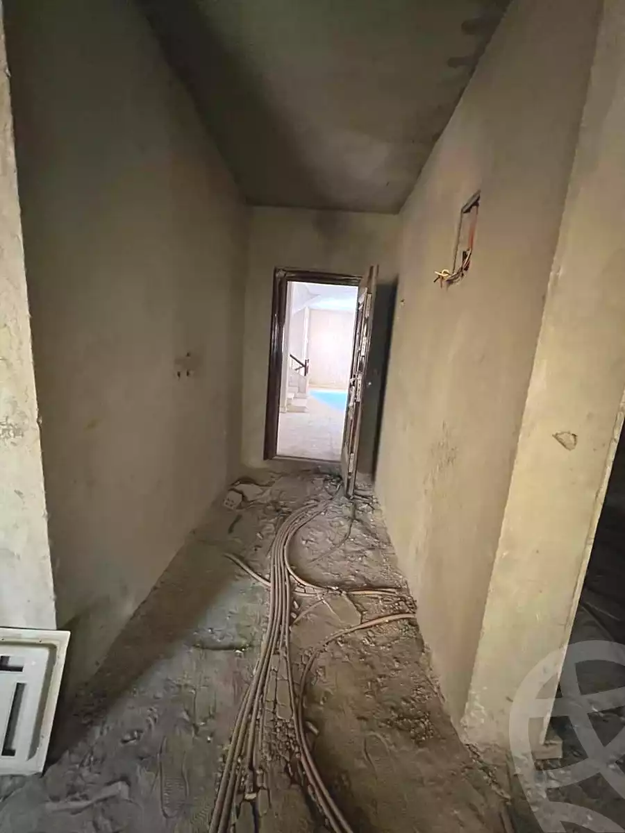 https://aqarmap.com.eg/en/listing/7326794-for-sale-cairo-new-cairo-compounds-dobat-el-modaraat-compound-deraa-misr