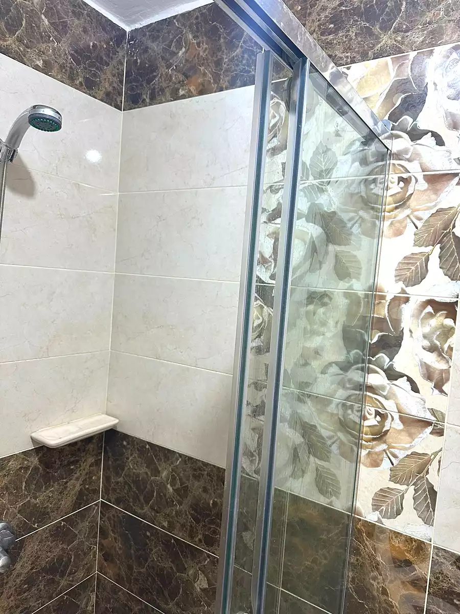 https://aqarmap.com.eg/en/listing/7331614-for-rent-cairo-6th-of-october-compounds-jrdyny-lshms