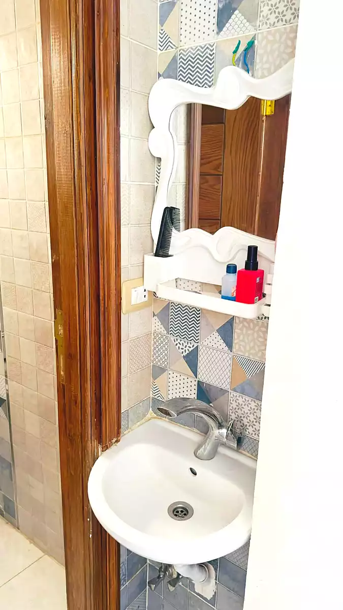 https://aqarmap.com.eg/ar/listing/7331836-for-sale-cairo-6th-of-october-el-ahyaa-neighborhood-3rd-al-hay-al-thalith-st
