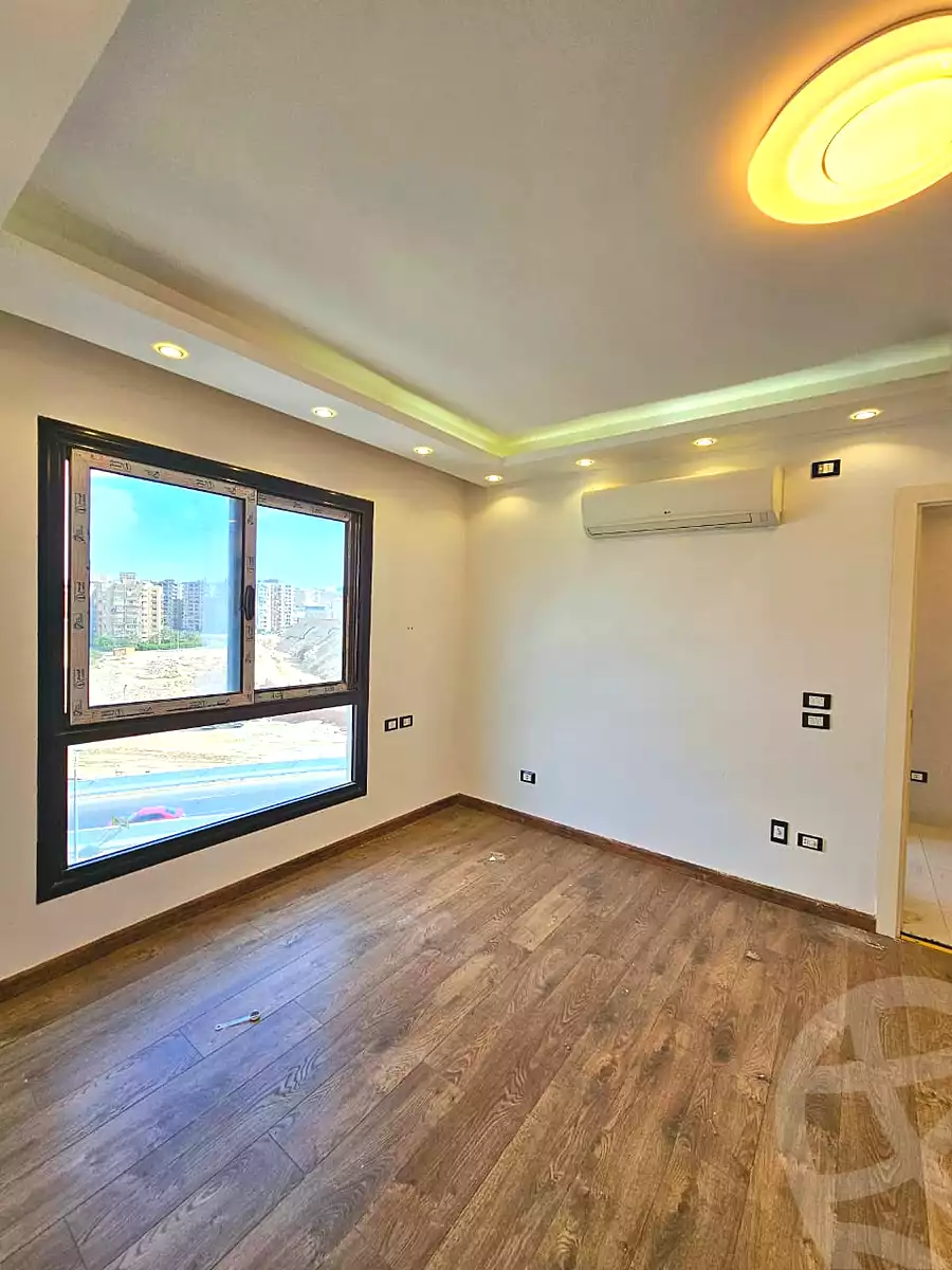 https://aqarmap.com.eg/ar/listing/7332532-for-rent-cairo-el-maadi-compounds-rayhanah-plaza