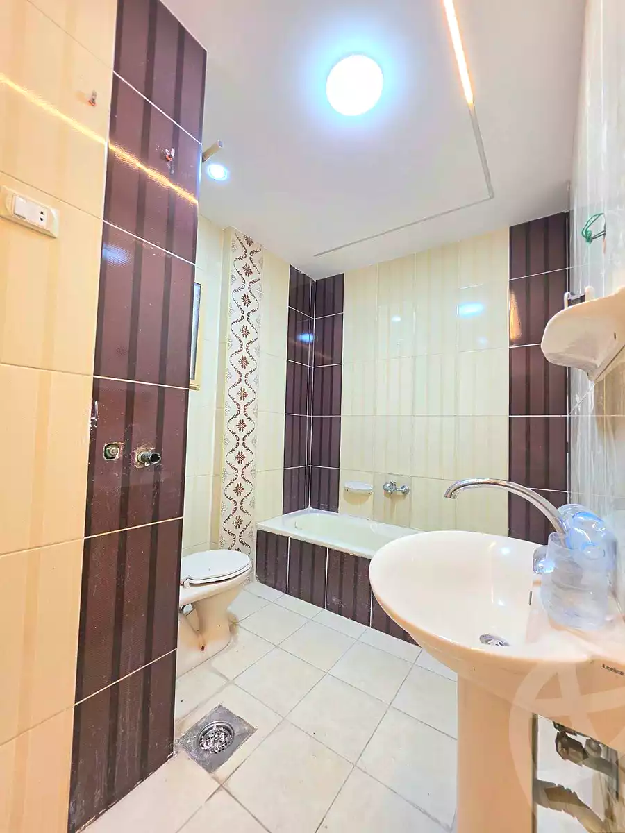 https://aqarmap.com.eg/ar/listing/7332904-for-sale-alexandria-sydy-bshr-sydy-bshr-bhry-gamal-abd-el-nasir-st