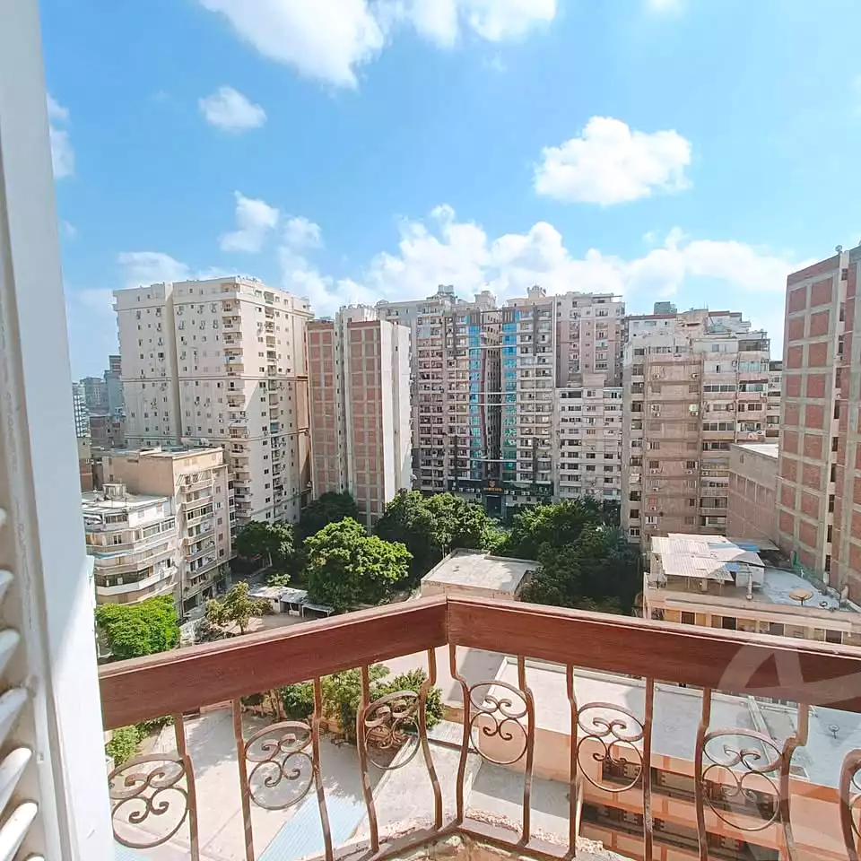 https://aqarmap.com.eg/en/listing/7333098-for-sale-alexandria-ganaklis