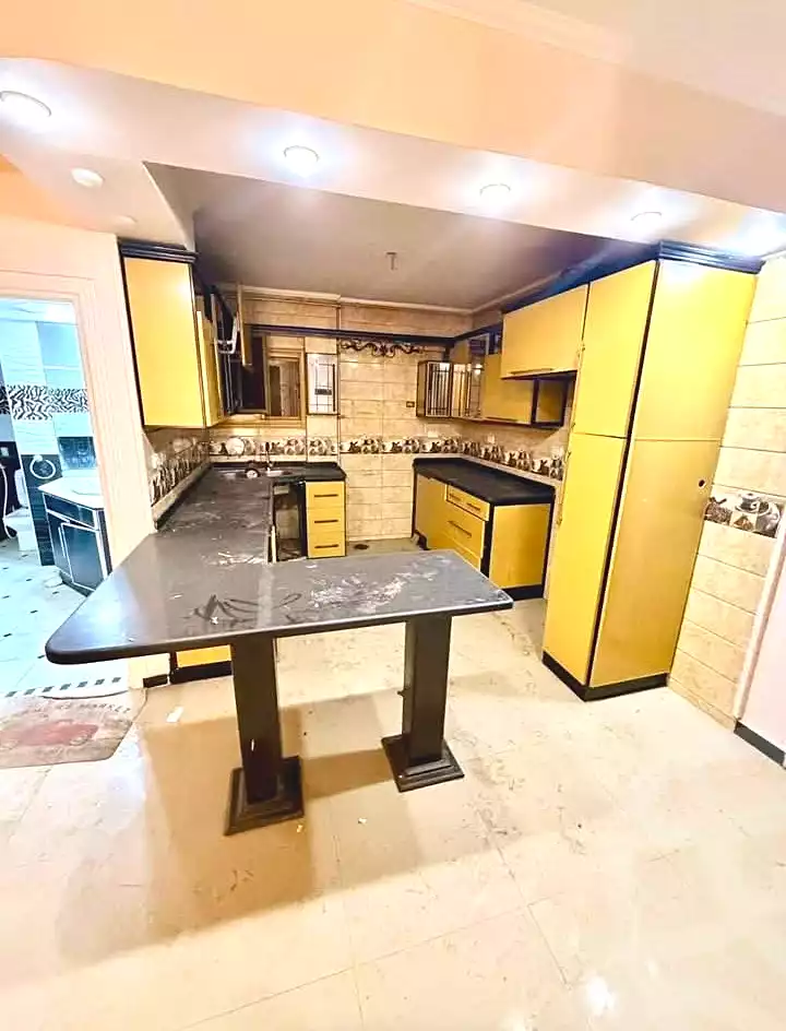 https://aqarmap.com.eg/en/listing/7334485-for-sale-alexandria-camp-cesar-port-said-street