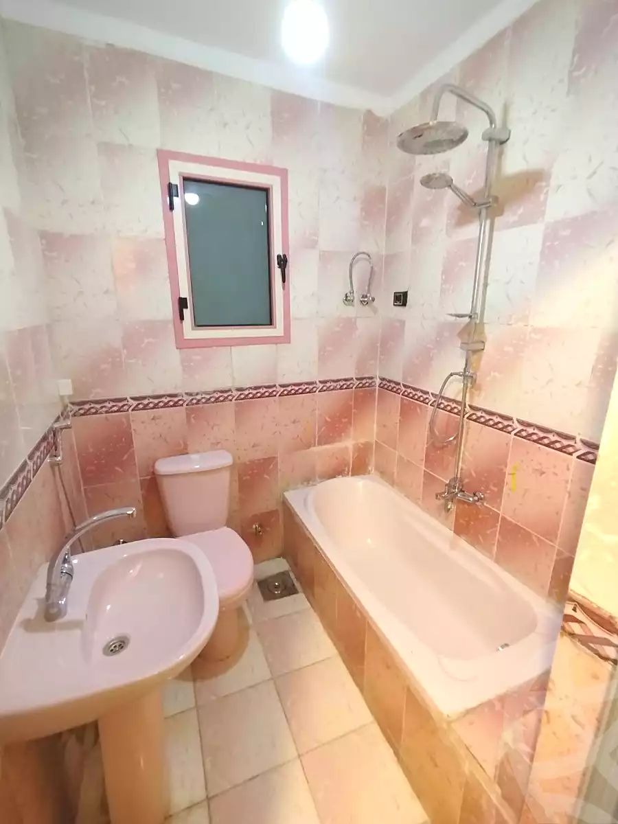 https://aqarmap.com.eg/en/listing/7334663-for-sale-alexandria-lsywf-el-falki