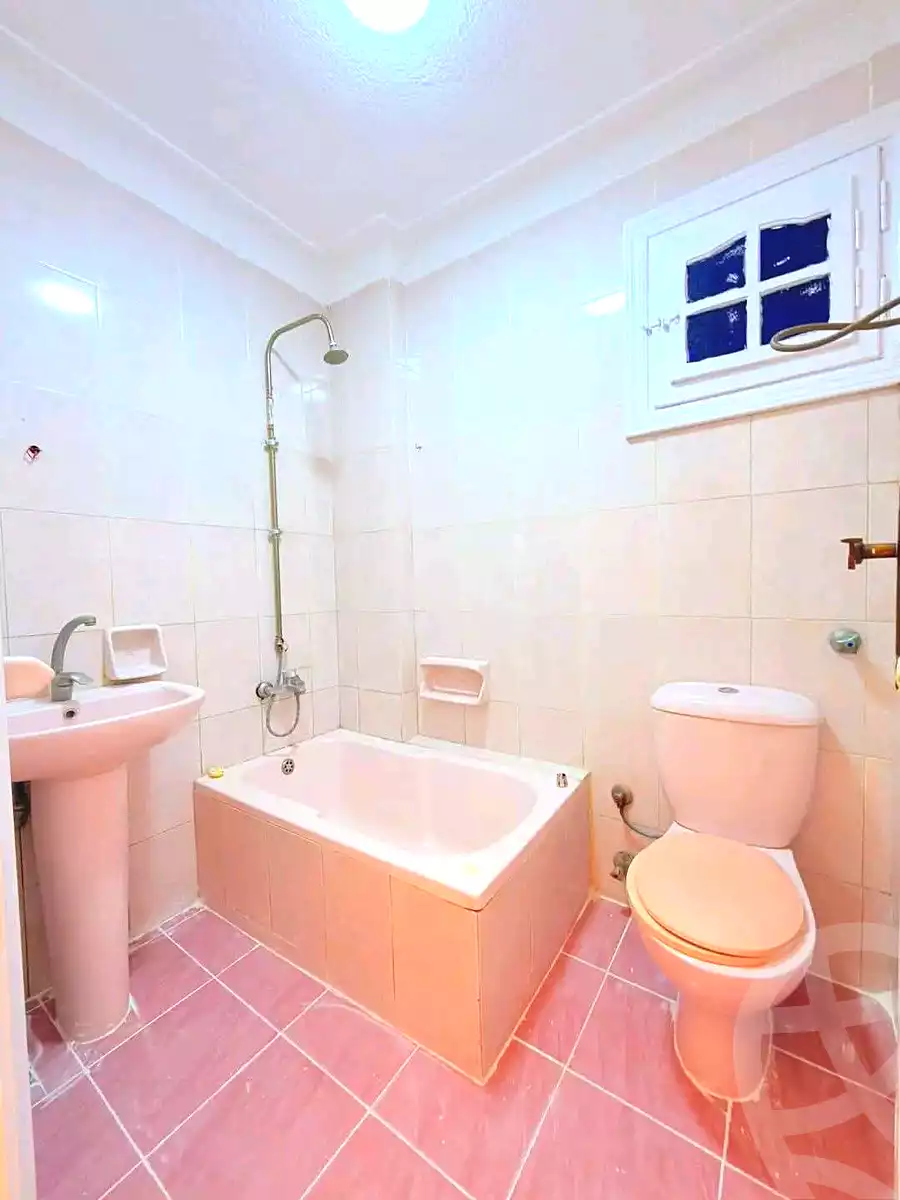 https://aqarmap.com.eg/ar/listing/7335184-for-sale-alexandria-al-agamy-shataa-el-nakheel