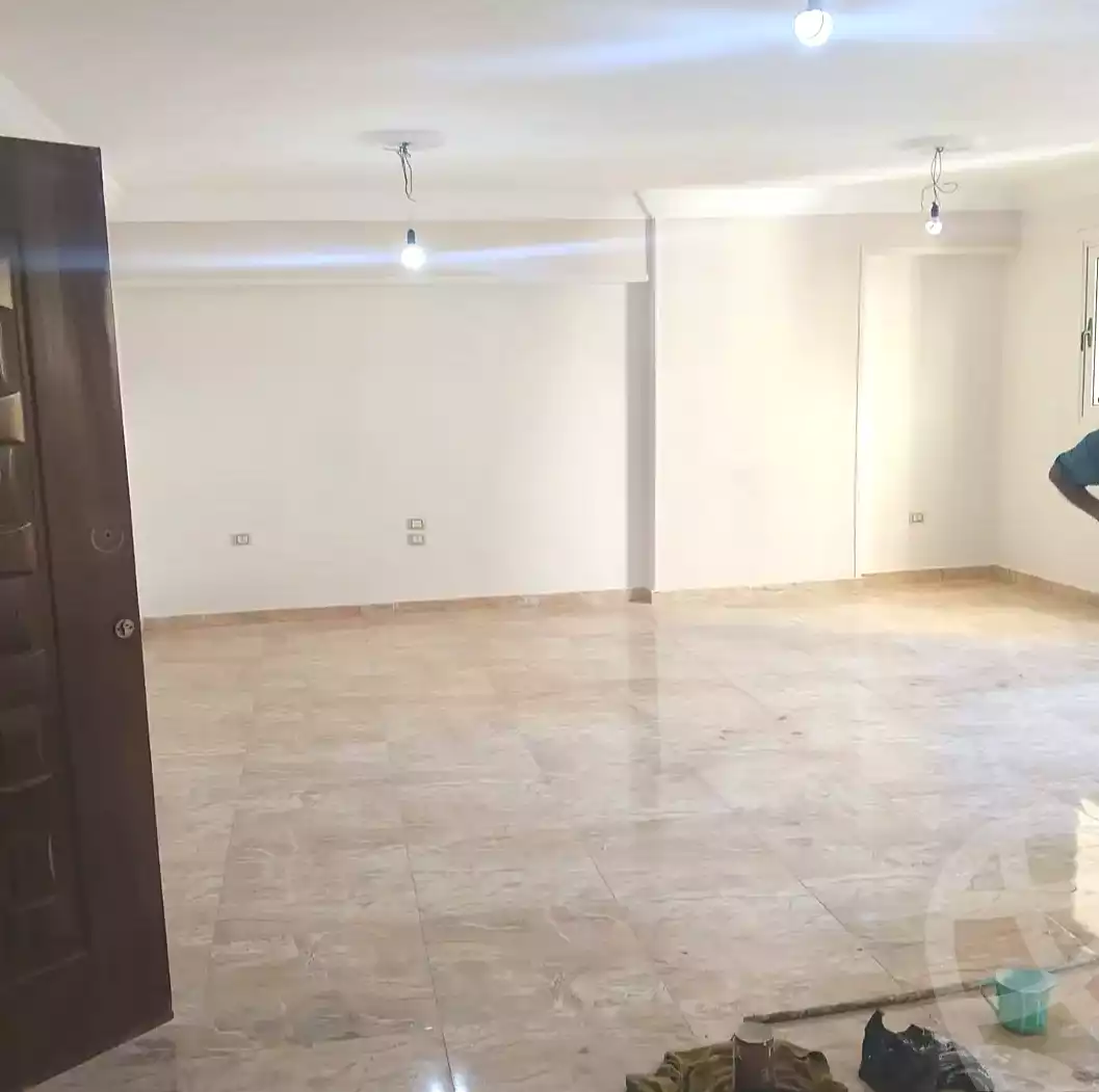 https://aqarmap.com.eg/ar/listing/7337063-for-rent-alexandria-ganaklis-shr-mrtdy-bsh