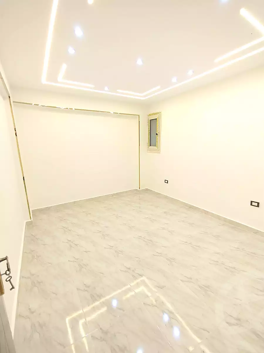 https://aqarmap.com.eg/ar/listing/7337818-for-sale-alexandria-lsywf-el-falki