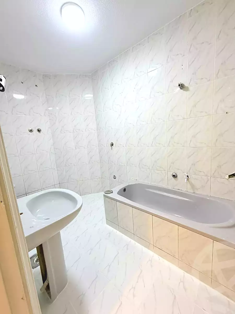 https://aqarmap.com.eg/en/listing/7339938-for-sale-alexandria-al-agamy-shataa-el-nakheel