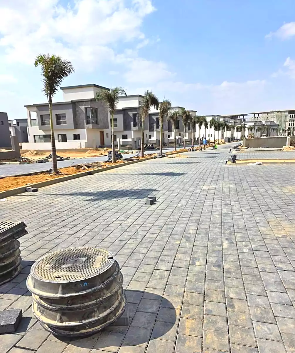 https://aqarmap.com.eg/ar/listing/7340848-for-sale-cairo-new-cairo-compounds-kmbwnd-kryk-twn-il-cazar