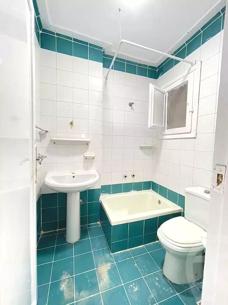 https://aqarmap.com.eg/en/listing/7342321-for-sale-alexandria-al-agamy-shataa-el-nakheel