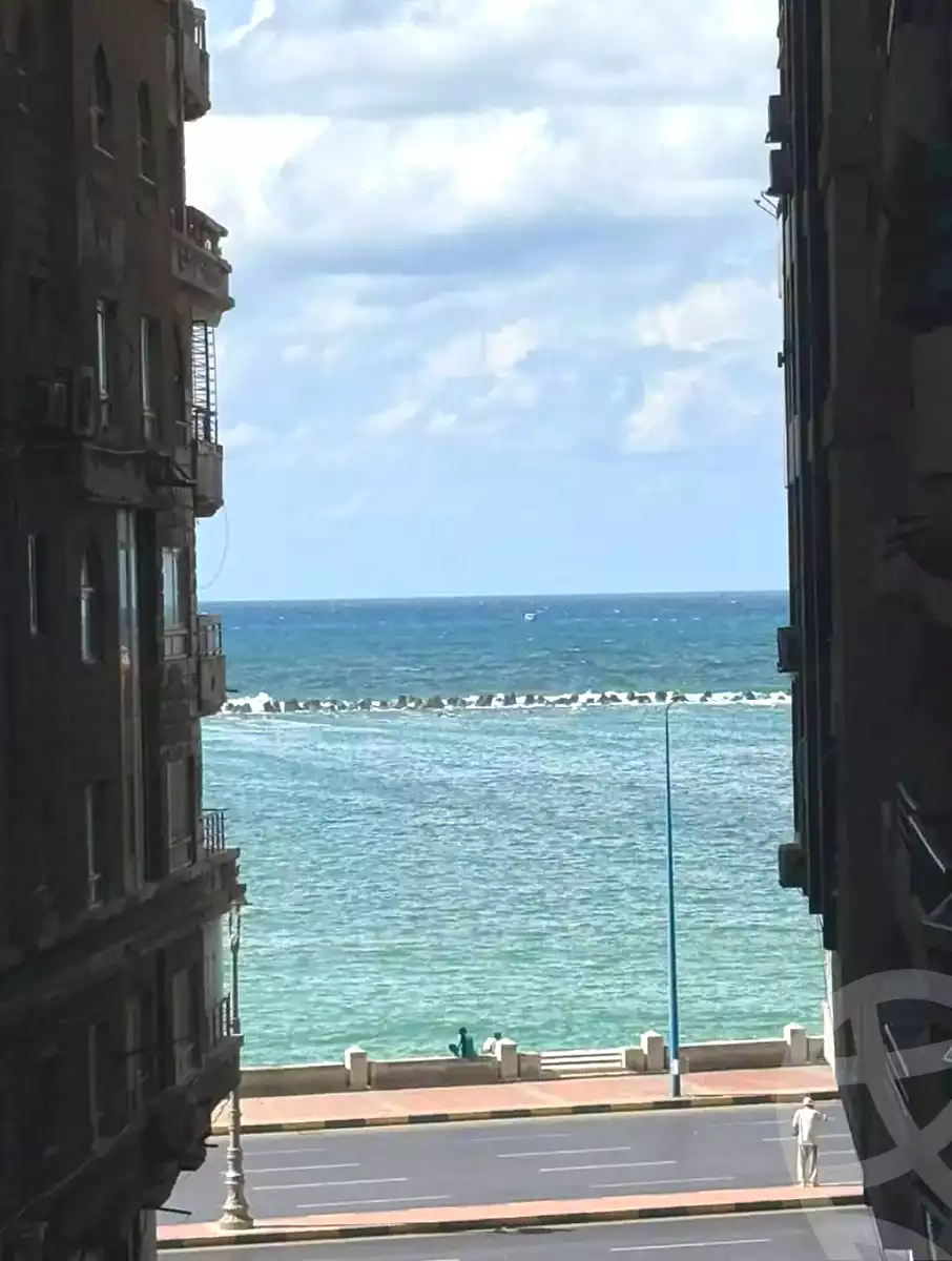 https://aqarmap.com.eg/ar/listing/7343287-for-sale-alexandria-sydy-bshr-tryq-ljysh