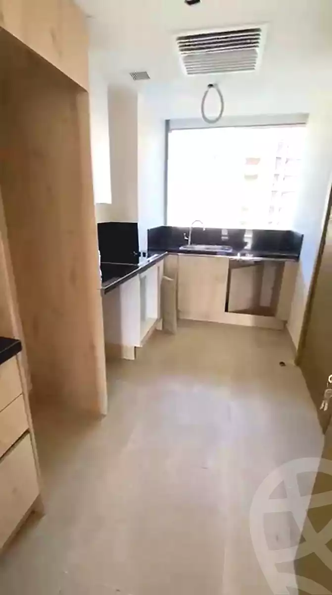 https://aqarmap.com.eg/ar/listing/7343891-for-sale-cairo-el-sheikh-zayed-city-compounds-zyd-wr-llttwyr-z-tower