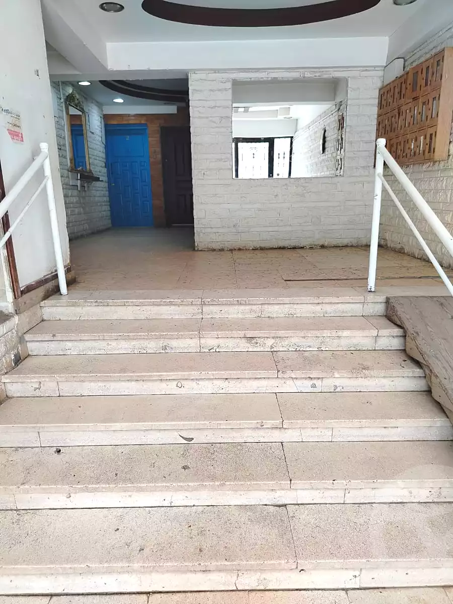 https://aqarmap.com.eg/en/listing/7343950-for-sale-cairo-el-maadi-degla-street-233