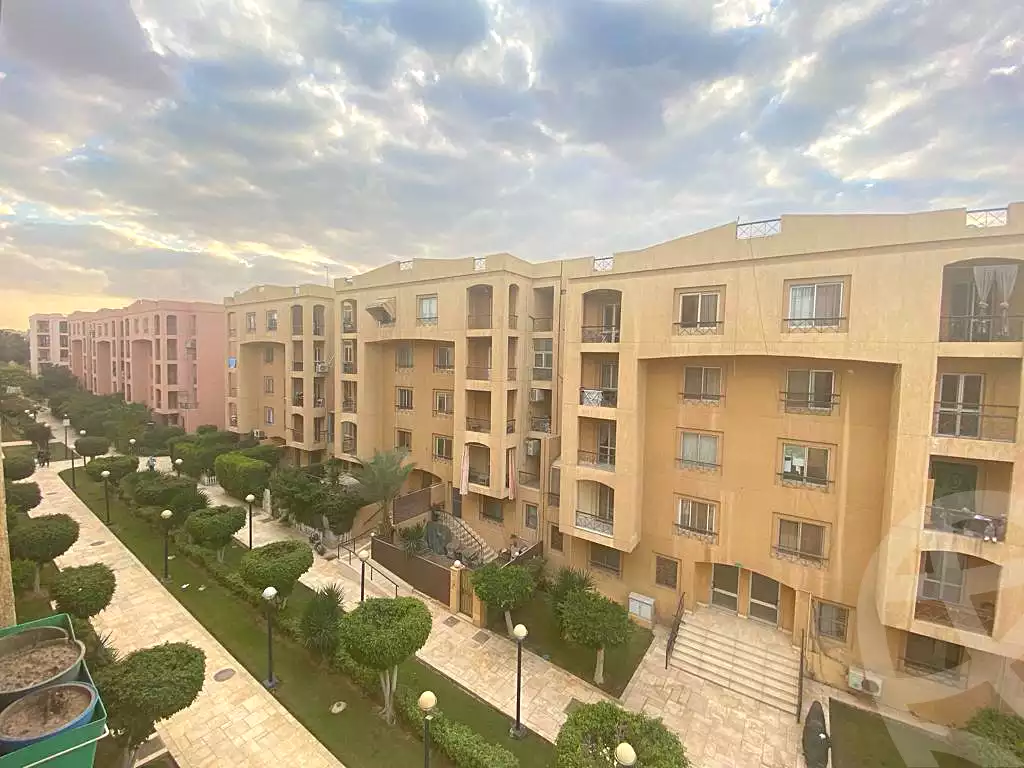 https://aqarmap.com.eg/ar/listing/7345213-for-sale-cairo-new-cairo-lrhb-city-phase-2-saed-ibn-mouaaz-st