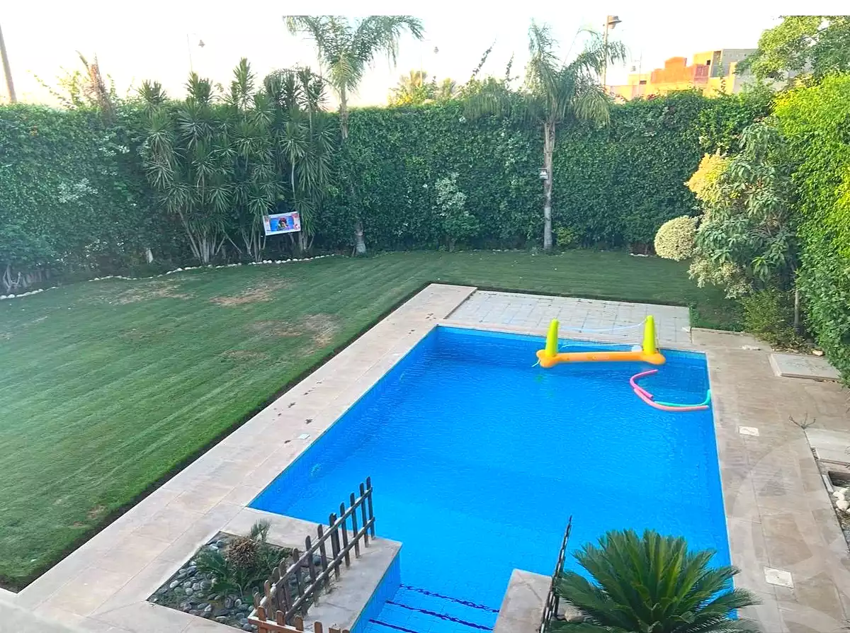 https://aqarmap.com.eg/en/listing/7348714-for-sale-cairo-el-sheikh-zayed-city-compounds-royal-city