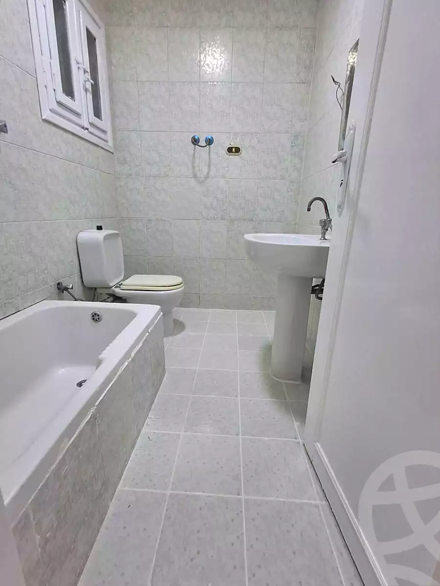 https://aqarmap.com.eg/en/listing/7349486-for-sale-alexandria-al-agamy-shataa-el-nakheel