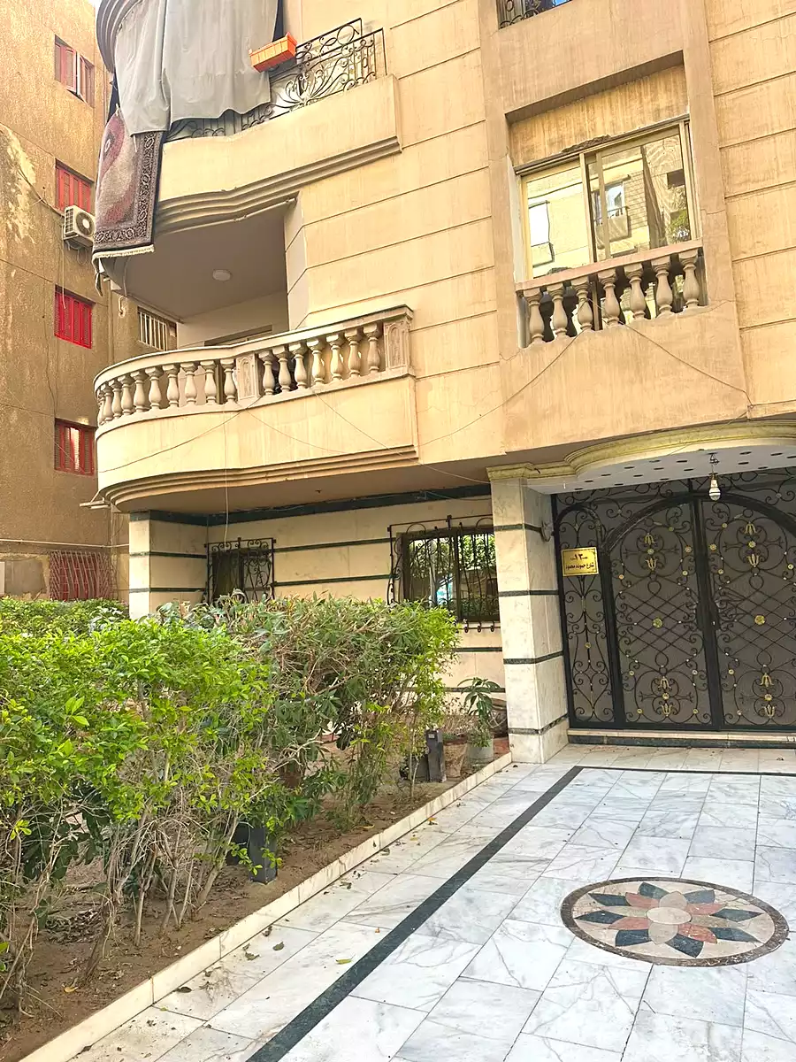 https://aqarmap.com.eg/ar/listing/7350601-for-sale-cairo-nasr-city-8th-zone-hammouda-mahmoud-st