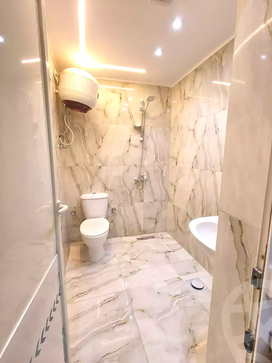 https://aqarmap.com.eg/ar/listing/7352330-for-rent-cairo-6th-of-october-el-ahyaa-neighborhood-2nd-divided-from-al-kafrawei-st