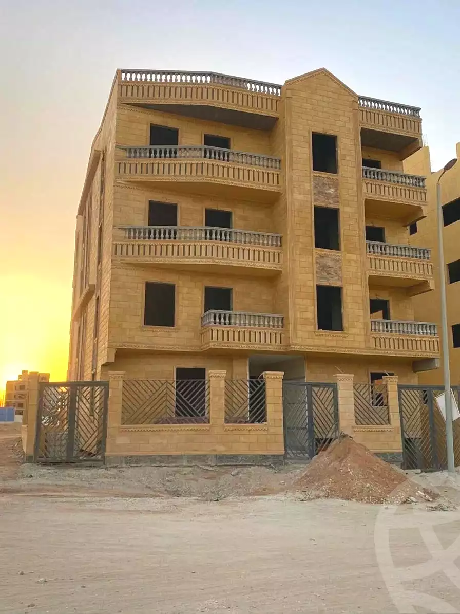 https://aqarmap.com.eg/ar/listing/7352902-for-sale-cairo-6th-of-october-hadaeq-october-golden-square