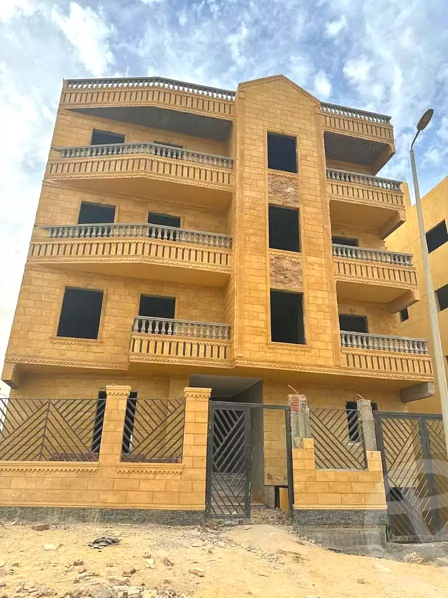 https://aqarmap.com.eg/en/listing/7352978-for-sale-cairo-6th-of-october-hadaeq-october-golden-square