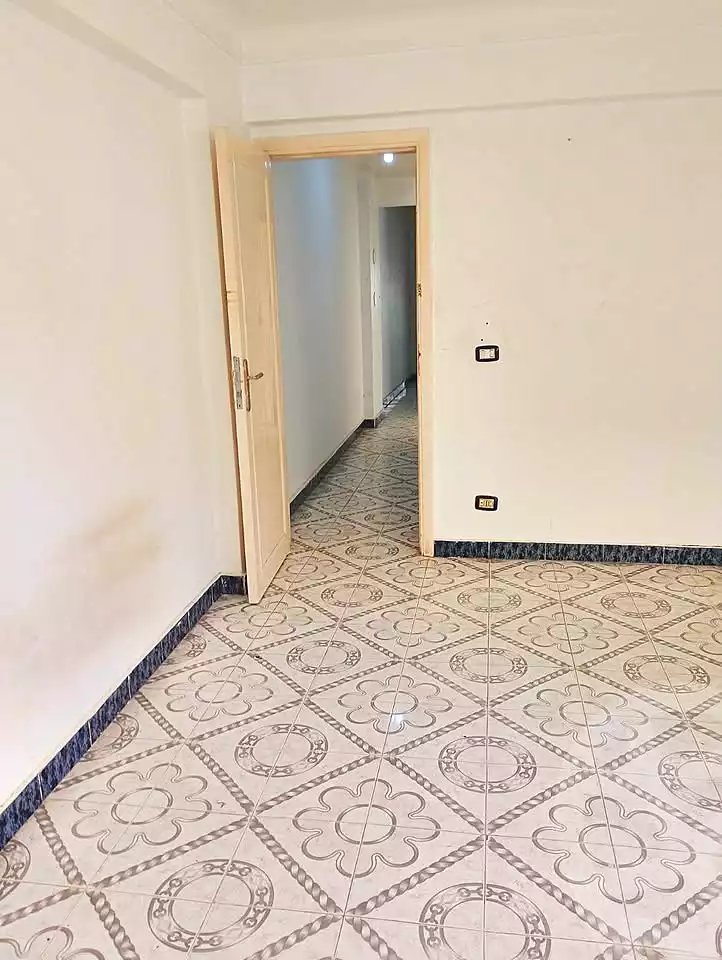 https://aqarmap.com.eg/ar/listing/7353224-for-rent-alexandria-miami-iskandar-ibrahim-st