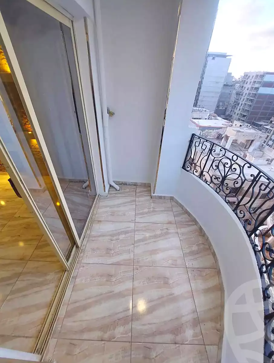https://aqarmap.com.eg/ar/listing/7353423-for-sale-alexandria-sydy-bshr-sydy-bshr-bhry-el-shaikh-hussein-soliman-18-st