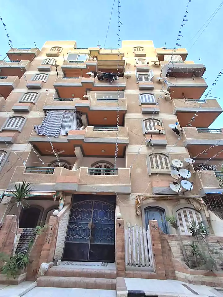 https://aqarmap.com.eg/ar/listing/7353985-for-sale-alexandria-al-agamy-shataa-el-nakheel