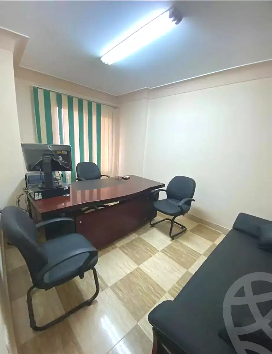 https://aqarmap.com.eg/ar/listing/7354072-for-rent-alexandria-moharram-bey-kanal-al-mahmoudeya-al-bahri-st