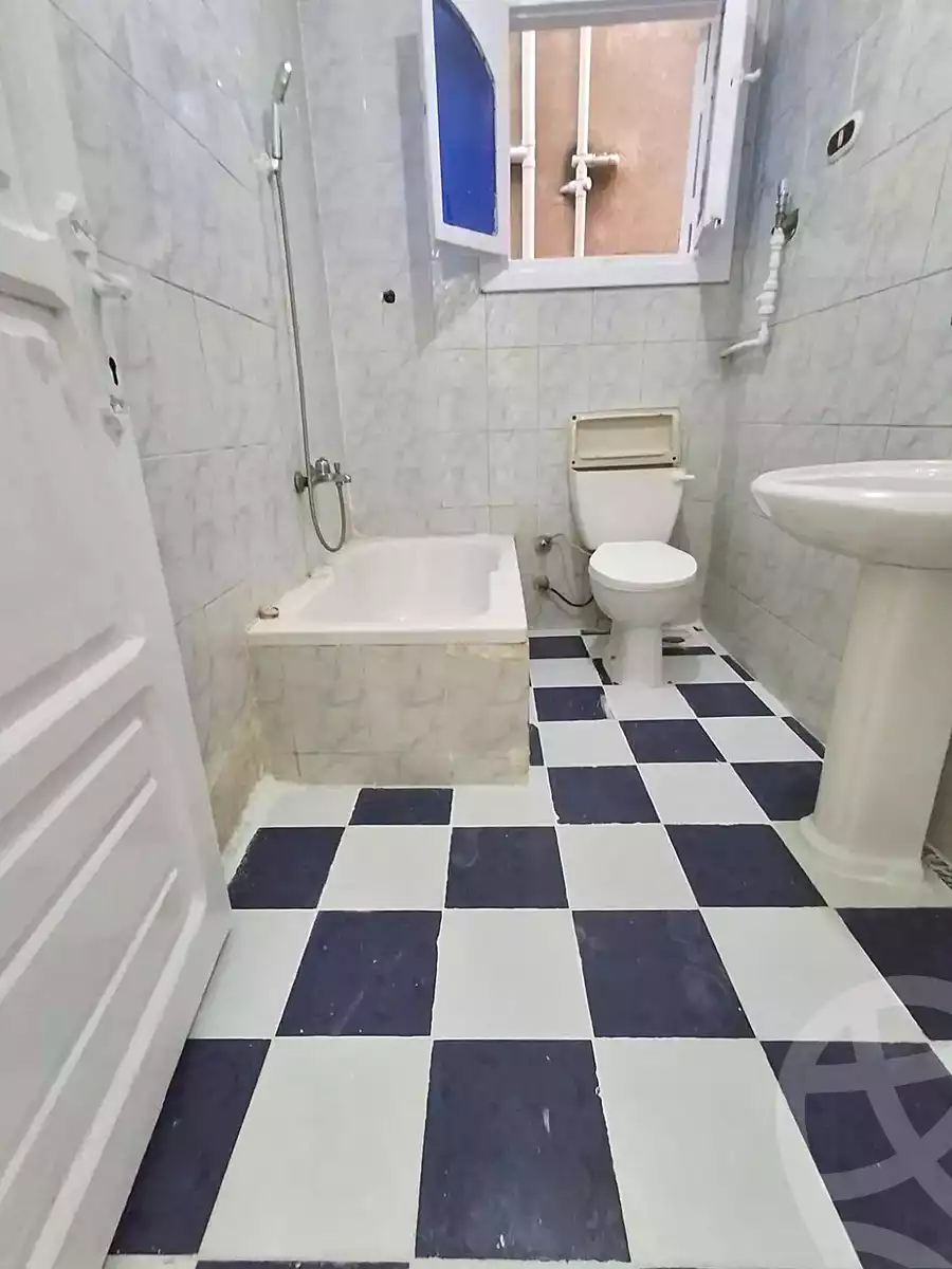 https://aqarmap.com.eg/en/listing/7354132-for-sale-alexandria-al-agamy-shataa-el-nakheel
