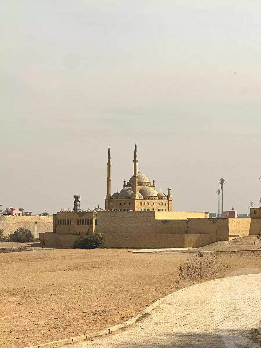 https://aqarmap.com.eg/en/listing/7354843-for-sale-cairo-6th-of-october-hadaeq-october-golden-square