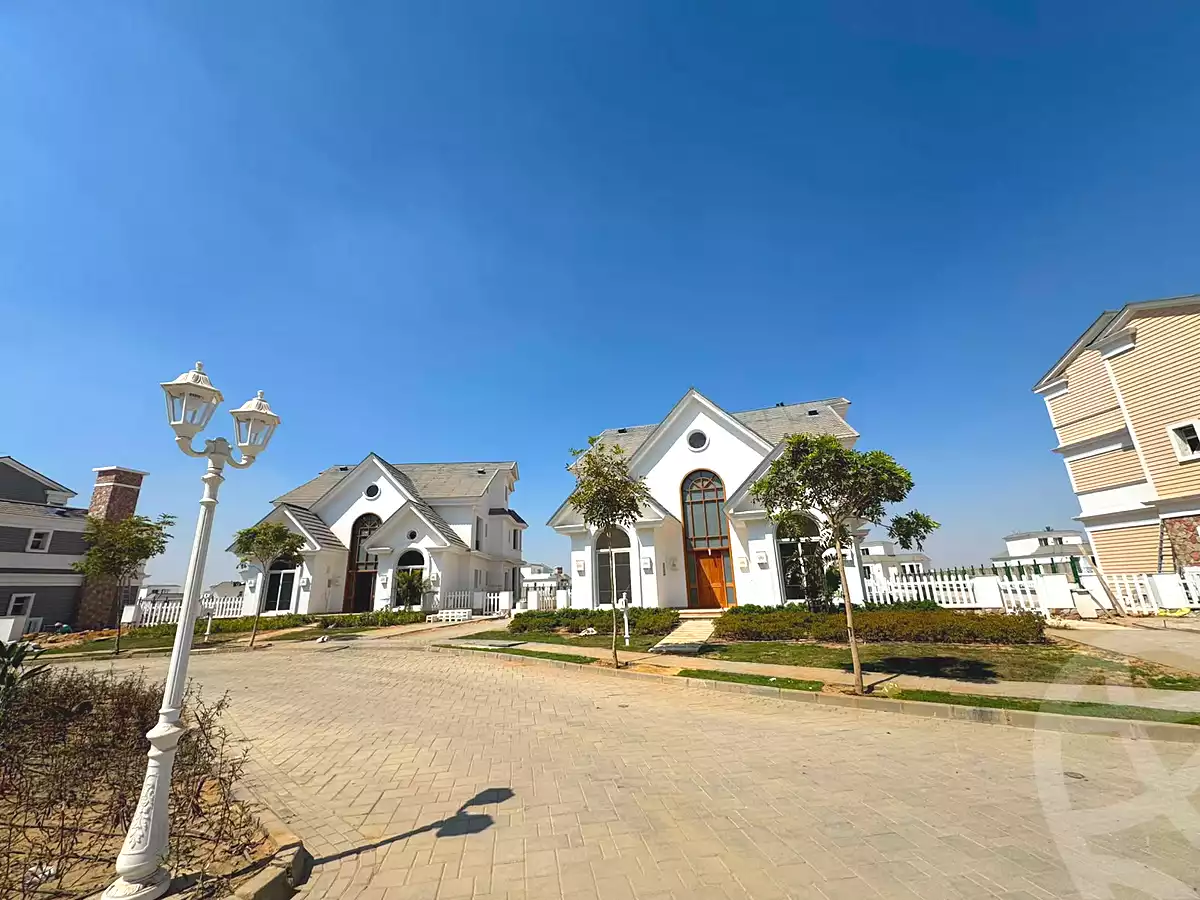 https://aqarmap.com.eg/en/listing/7355080-for-sale-cairo-new-cairo-compounds-mountain-view-1