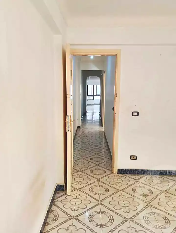 https://aqarmap.com.eg/ar/listing/7356266-for-rent-alexandria-miami-iskandar-ibrahim-st