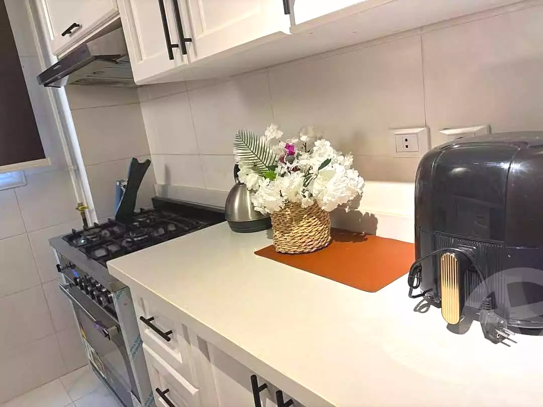 https://aqarmap.com.eg/ar/listing/7357126-for-rent-cairo-el-sheikh-zayed-city-compounds-el-khamayel