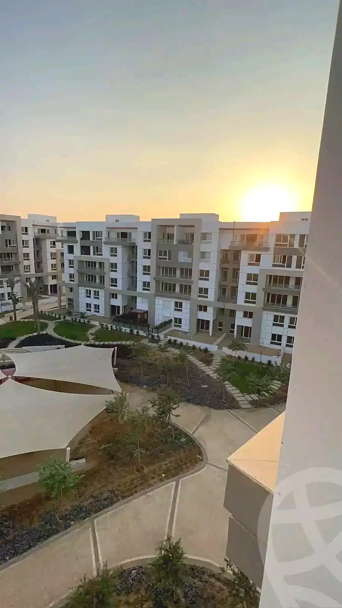 https://aqarmap.com.eg/ar/listing/7357278-for-sale-cairo-new-cairo-compounds-hyde-park-parkway-hyde-park-compound